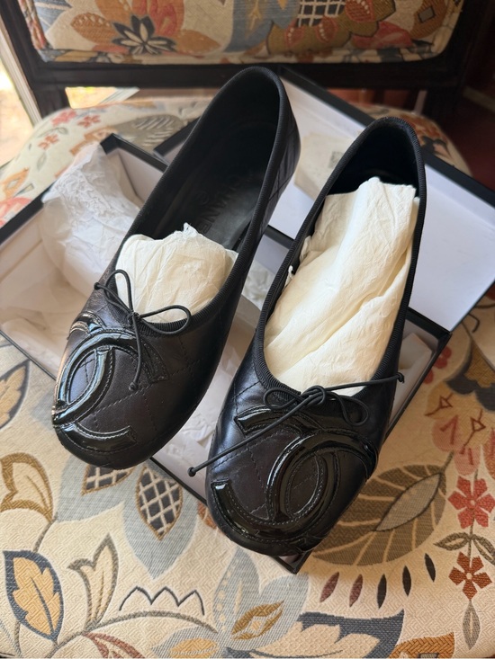 CHANEL Shoes - Chanel Black Leather CAMBON Ballet Flats with CC Logo, 2009, size 37, with box